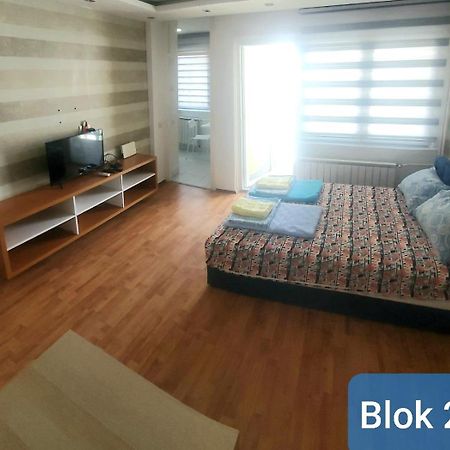 Appartamento Apartman Blok Belgrado Esterno foto